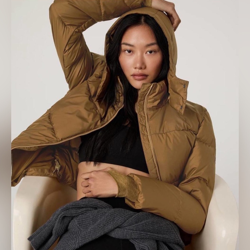 Vuori Alta Down Jacket in Rum Sz. Small - Picture 3 of 6
